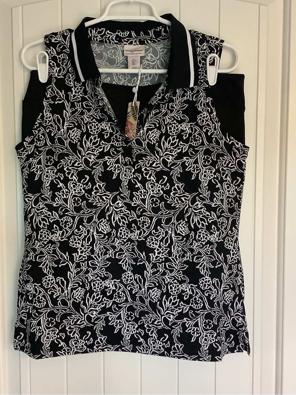 Tommy Bahama Black and White Floral Sleeveless Golf/Tennis/Pickleball Skort Set